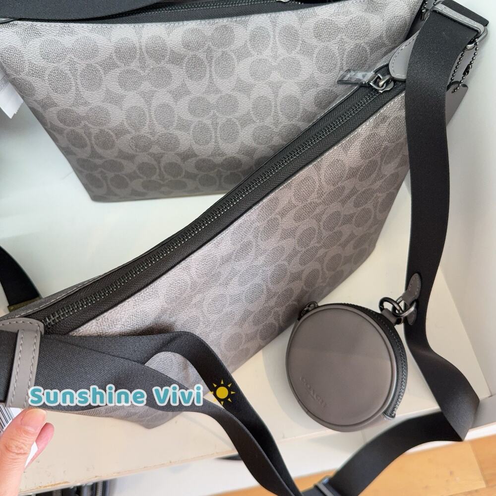 NWT COACH Finn Crossbody Bag Signature Canvas CCG21 GREY/CHARCOAL - Picture 5 of 9